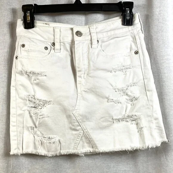 Like new American Eagle White Denim skirt - Picture 1 of 5
